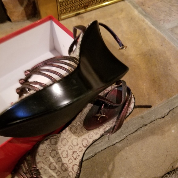 Shoes - Picture 2 of 4